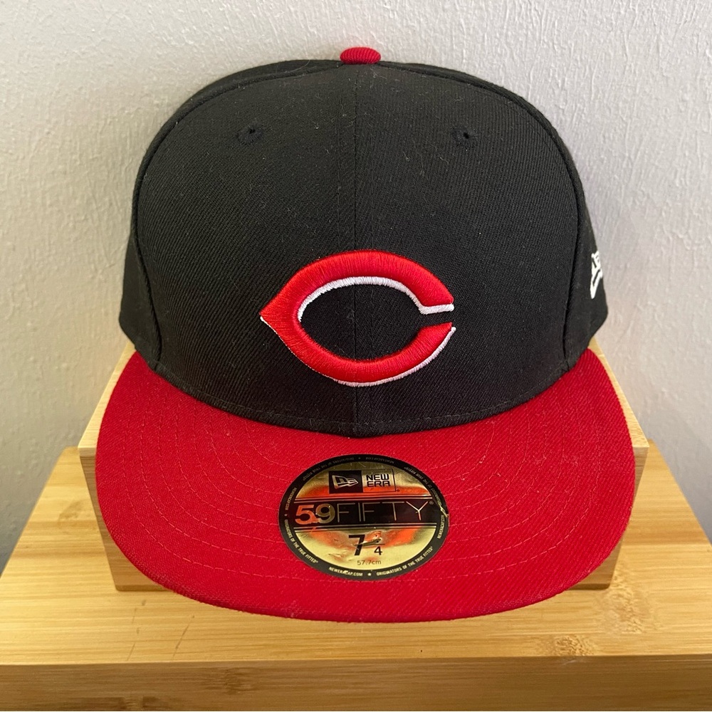 New Era Black and Red 59Fifty Cincinnati Reds Baseball Cap